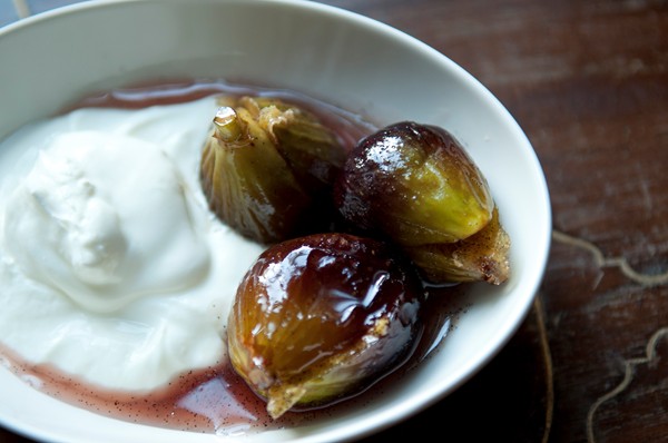 Caramelized figs (Fichi caramellati) 