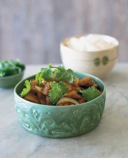 Caramelized ginger chicken (Gà kho gùŉg)