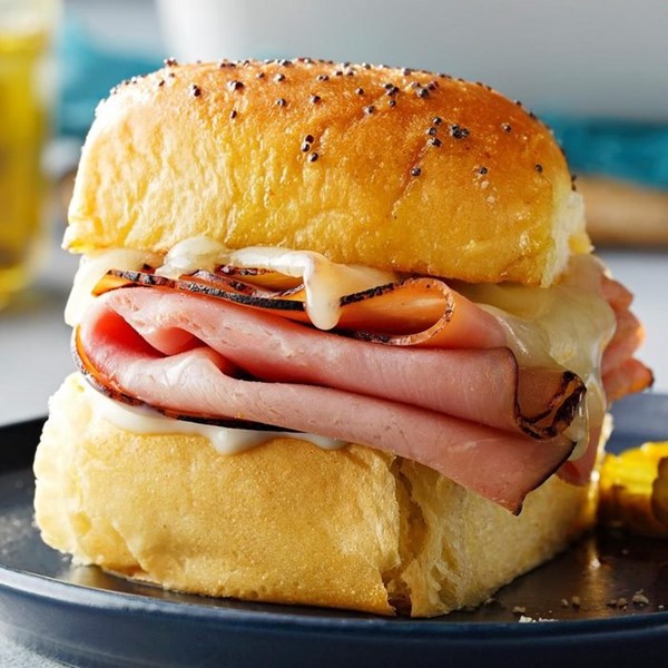 Caramelized ham & Swiss buns 