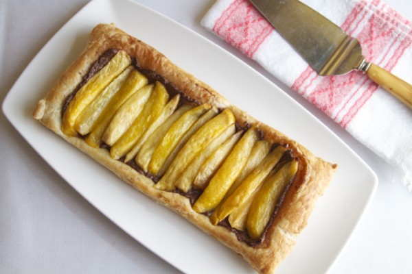 Caramelized mango tart with Mexican chocolate and pepitas