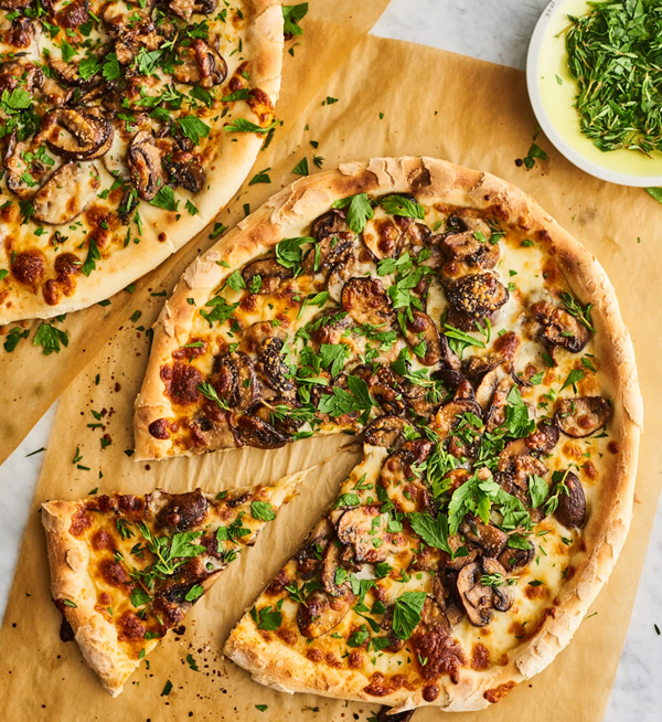 Caramelized mushroom flatbread pizza