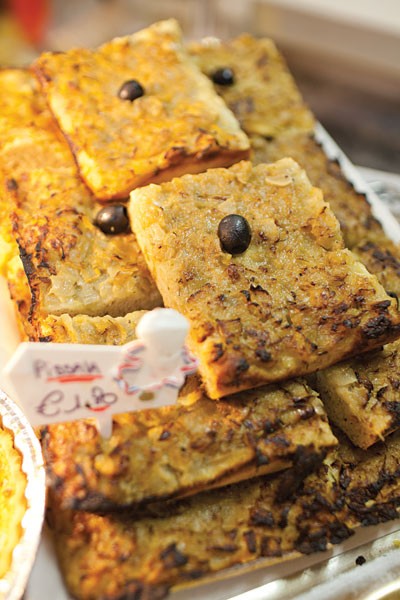 Caramelized onion tart (Pissaladière)