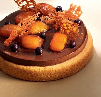 Caramelized pear, blackcurrant & chocolate Breton