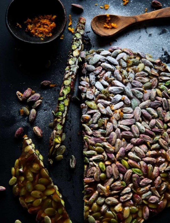 Caramelized pistachio-orange bar with grape molasses (Raha doe debis da hinwe)