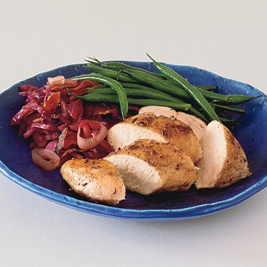 Caraway chicken breasts with sweet-and-sour red cabbage