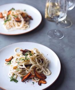 Carbonara-style spaghetti with crispy shiitake bacon