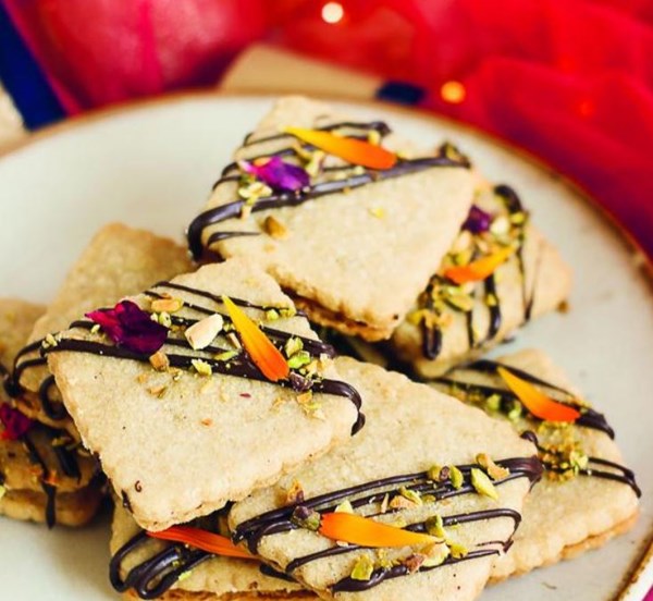 Cardamom & brown butter sandwich cookies