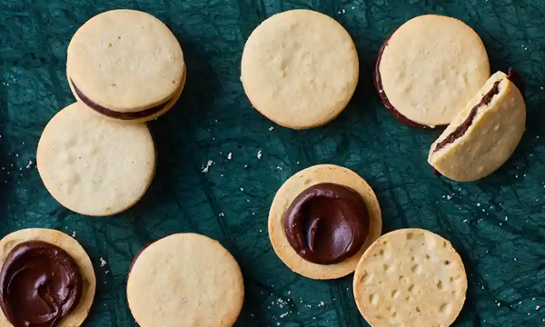 Cardamom and chocolate biscuits