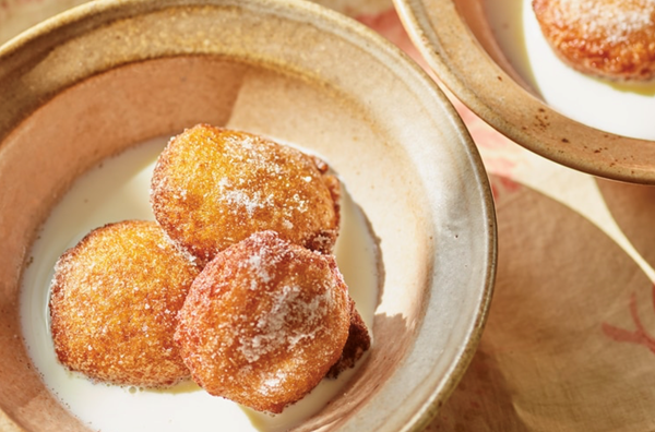 Cardamom and orange bread dumplings (Repápalos)