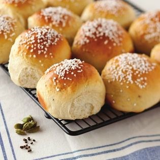 Cardamom breakfast buns