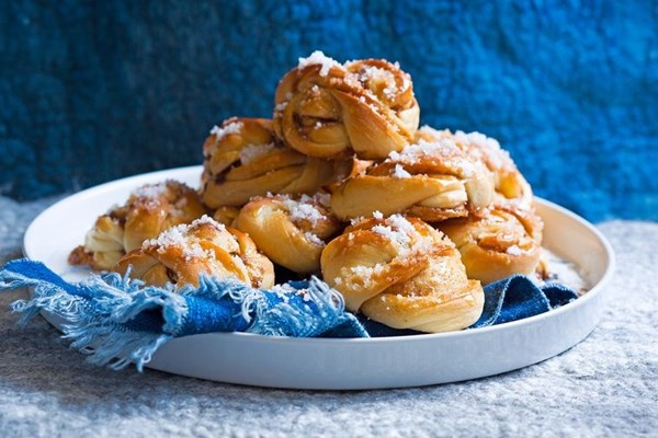 Cardamom buns