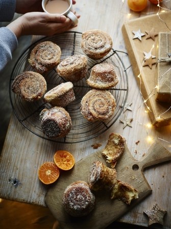 Cardamom clementine morning buns