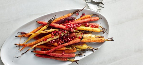 Cardamom-crusted roasted carrots 