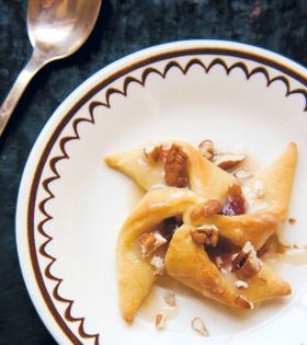 Cardamom pinwheel danishes
