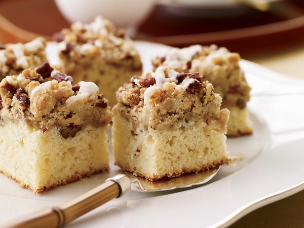 Cardamom-spiced crumb cake