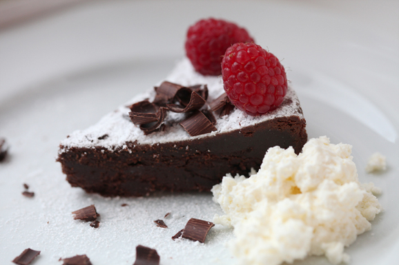 Cardamon orange flourless chocolate cake