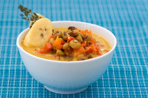 Caribbean curried black-eyed peas with plantains
