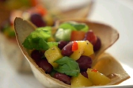 Caribbean toastie cups with avocados, mango and mint