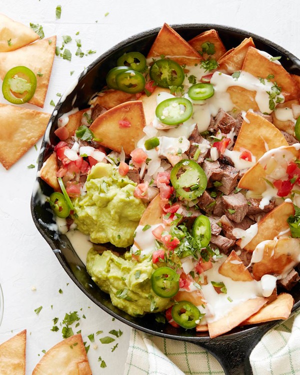 Carne asada skillet nachos