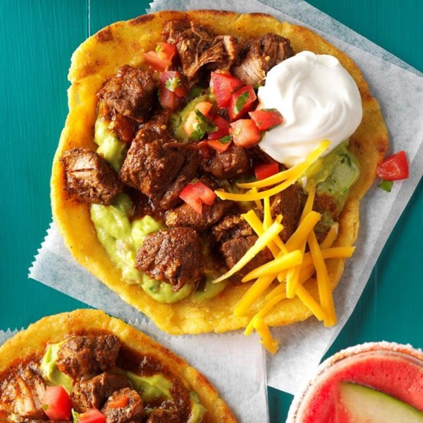 Carne de cerdo sopes