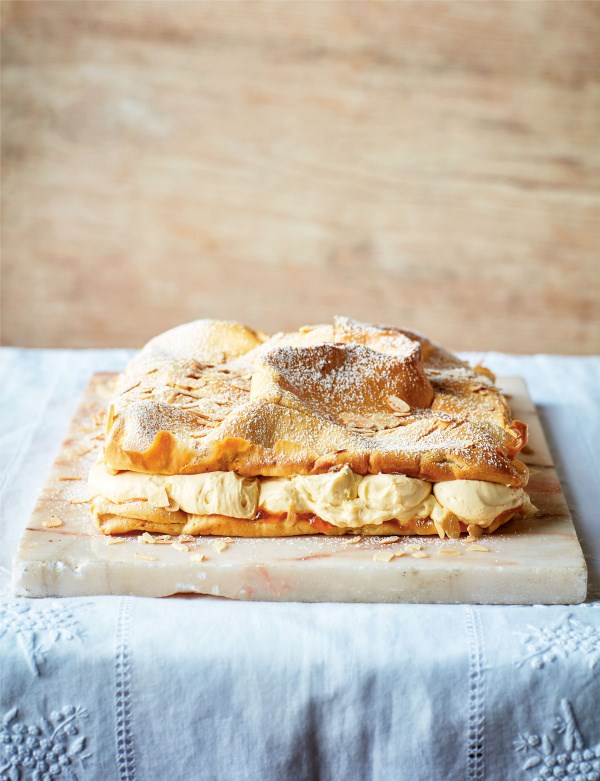Carpathian mountain cake (Karpatka)