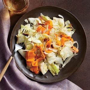 Carribbean-style roast cabbage with carrots