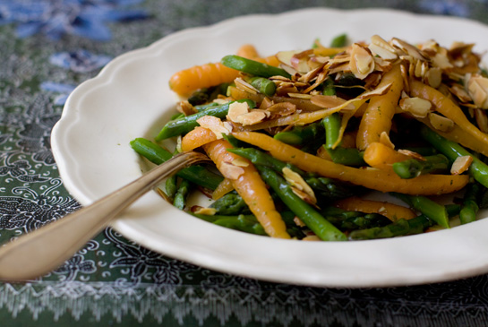 Carrot almond salad