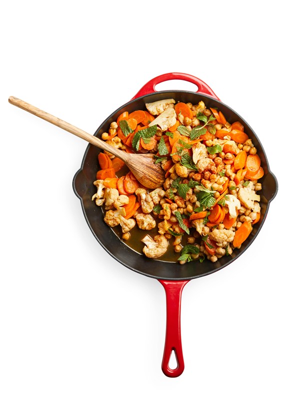 Carrot and chickpea skillet