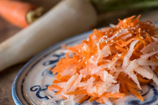 Carrot and daikon salad (Namasu)