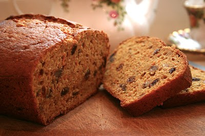 Carrot and sultana tea loaf