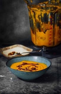 Carrot, apple & harissa soup