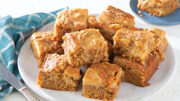 Carrot cake blondies