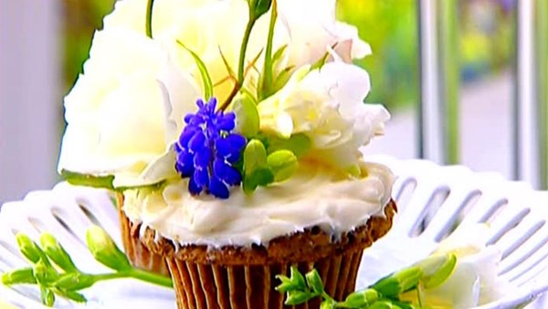Carrot cake cupcakes