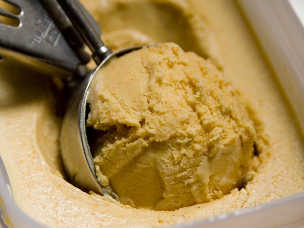Carrot cake ice cream