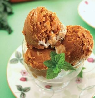 Carrot cake ice cream