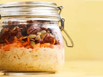 Carrot cake overnight oats [Carolyn Yachanin]