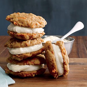 Carrot cake sandwich cookies