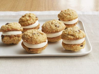 Carrot cake sandwich cookies