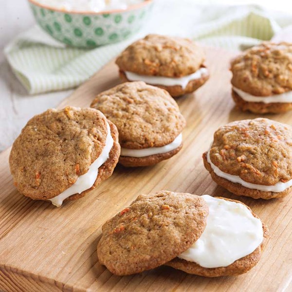 Carrot cake sandwich cookies