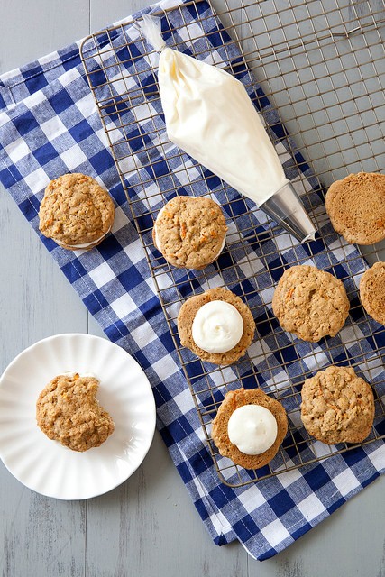 Carrot cake whoopie pies