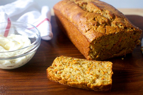 Carrot cake with cider and olive oil