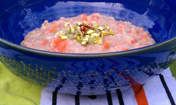 Carrot cardamom oatmeal (Carrot halwa)