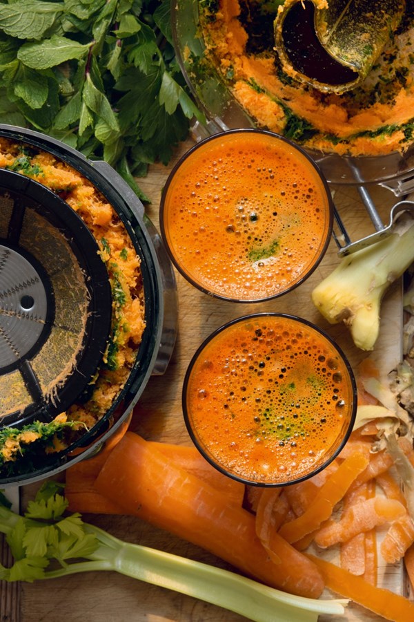 Carrot, celery & ginger breakfast juice