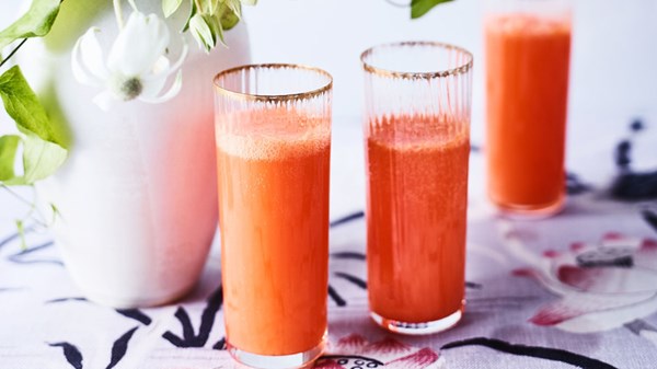 Carrot-juice mimosas