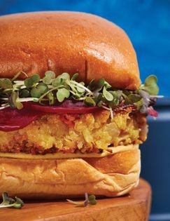 Carrot-parsnip burgers with almonds