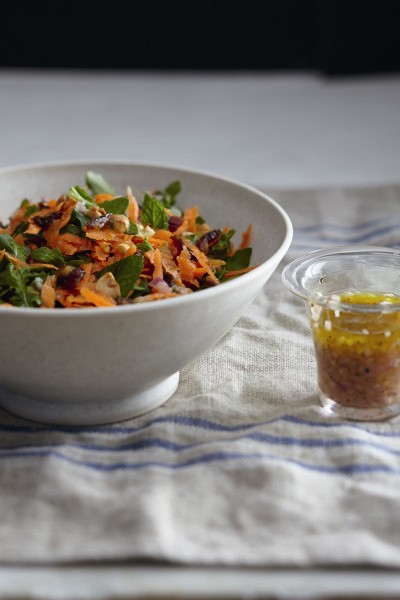 Carrot salad with mint and dates