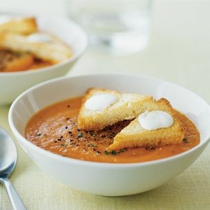 Carrot soup with crème fraîche toasts