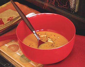 Carrot soup with toasted almonds