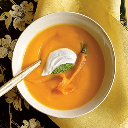 Carrot soup with yogurt
