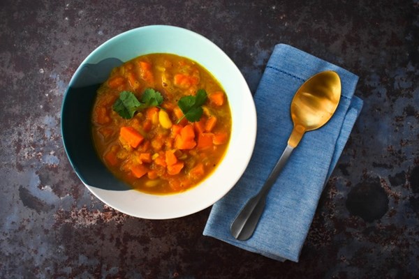 Carrot, turmeric and white bean soup